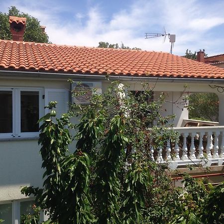 Apartment And Studio Jelusic Пинезичи Экстерьер фото