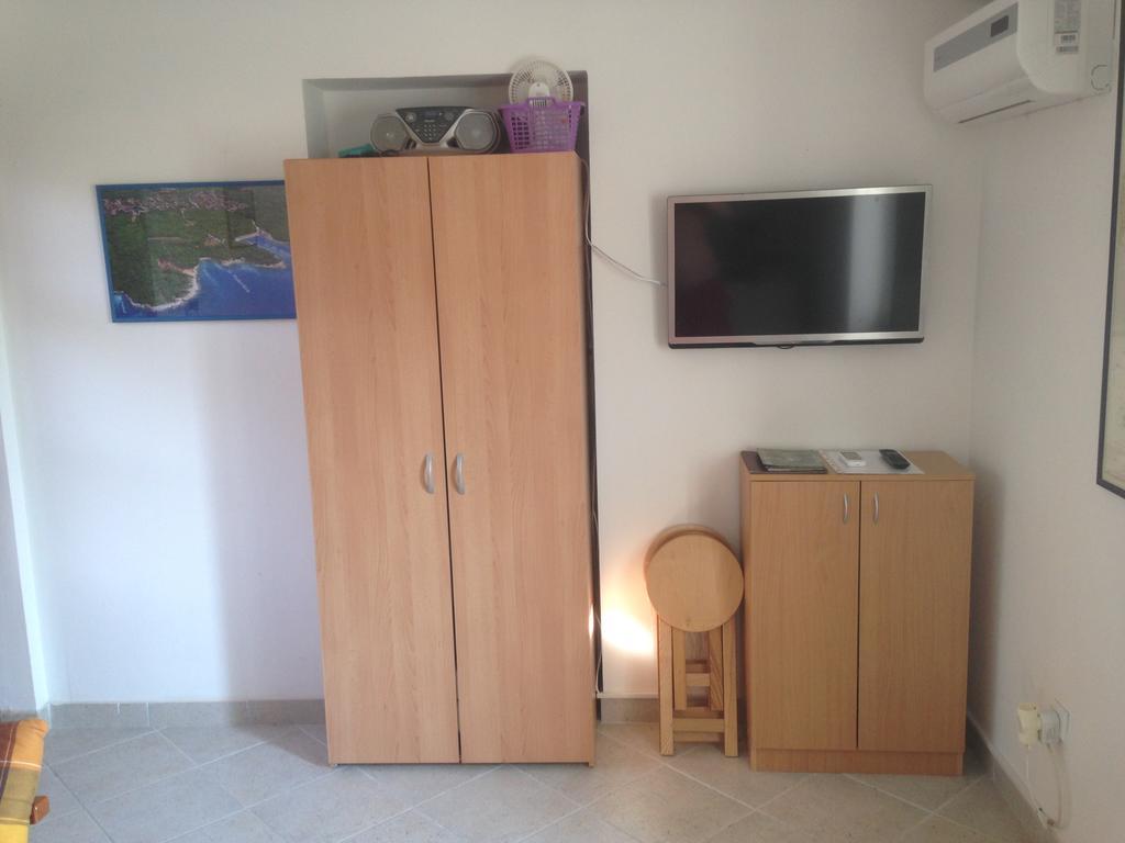 Apartment And Studio Jelusic Пинезичи Номер фото