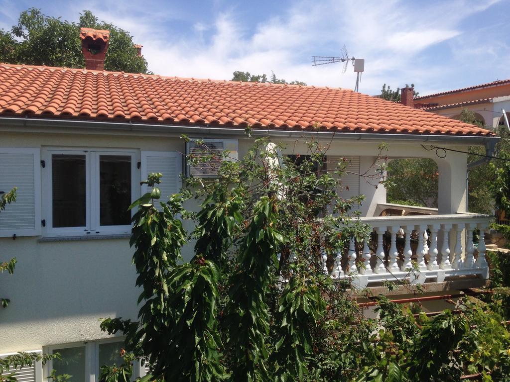 Apartment And Studio Jelusic Пинезичи Экстерьер фото